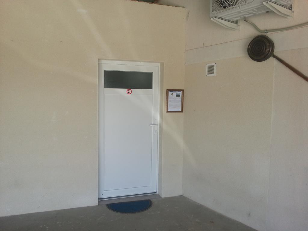 Chambre D'Hotes Les Ormeaux Saint-Georges-des-Côteaux Exteriör bild